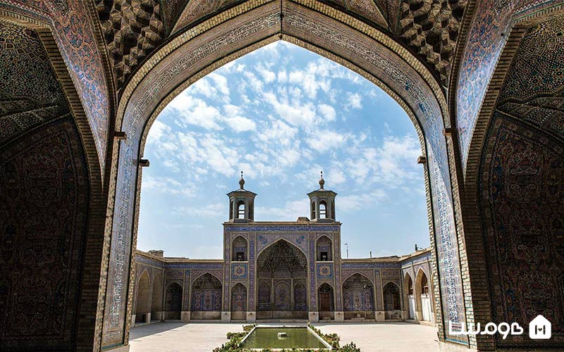 نمای کلی مسجد نصیرالملک در شیراز