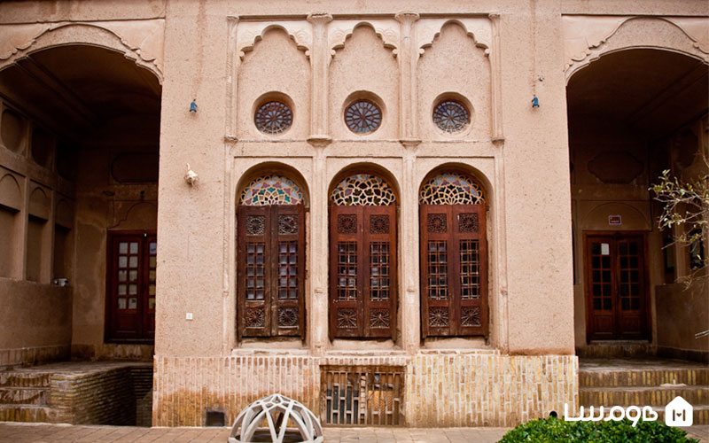 معماری خانه لاری‌ها