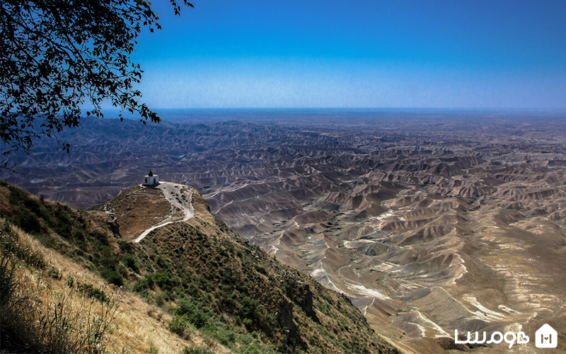 پاییر در قبرستان خالد نبی