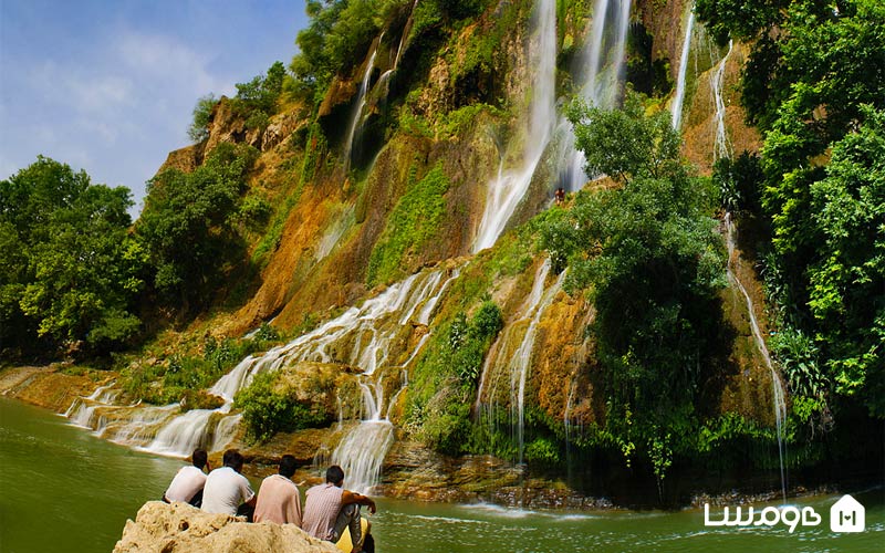 آبشار بیشه در تابستان