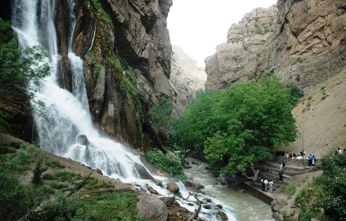 آبشار آب سفید لرستان