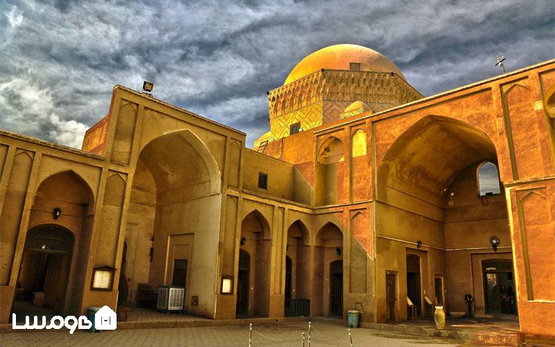 نام زندان اسکندر بین جاهای دیدنی یزد قرار دارد