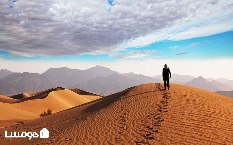 پیاده‌روی در تپه‌های شنی کویرها و جاهای دیدنی یزد