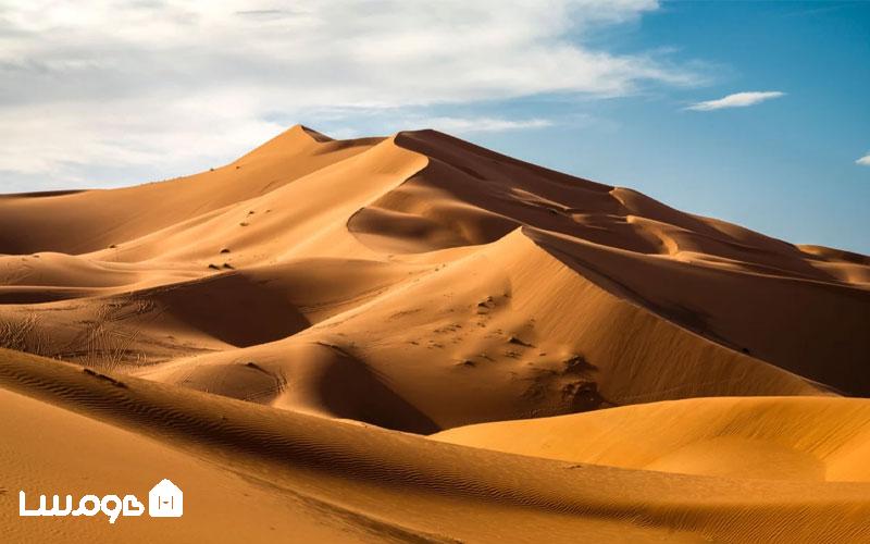 زیبایی در رمل‌های شنی و تپه‌های طلایی‌رنگ کویرها و جاهای دیدنی یزد