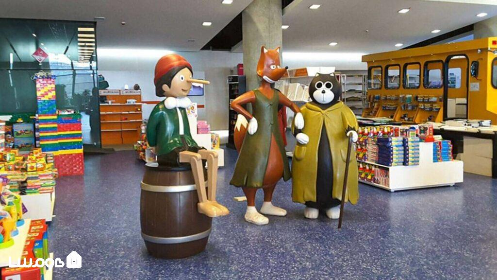 بازدید از مجسمههای باغ کتاب تهران و دیگر امکانات باغ کتاب تهران