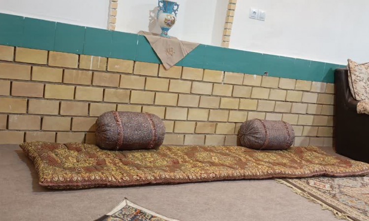 اقامتگاه بوم گردی کاوه آهنگر (اتاق شاه نشین)