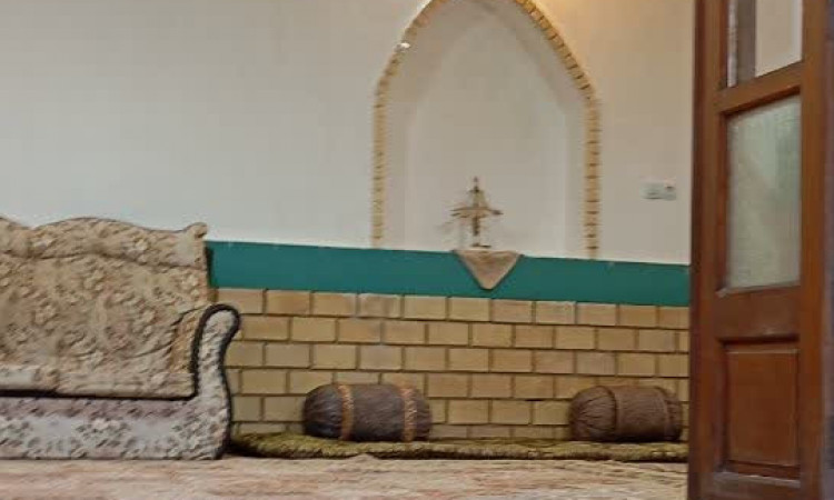 اقامتگاه بوم گردی کاوه آهنگر (اتاق شاه نشین)