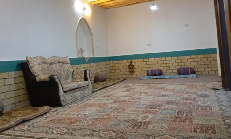 اقامتگاه بوم گردی کاوه آهنگر (اتاق شاه نشین)
