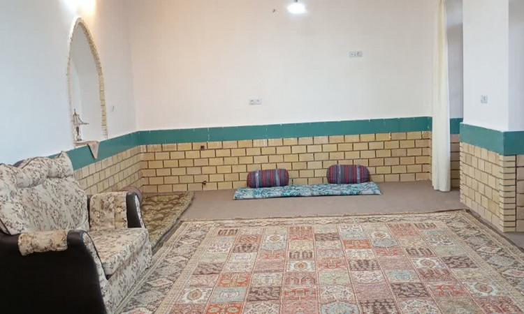 اقامتگاه بوم گردی کاوه آهنگر (اتاق شاه نشین)