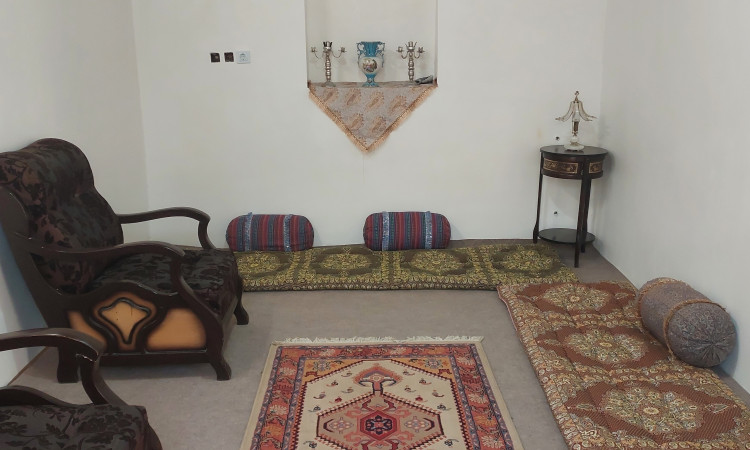 اقامتگاه بومگردی کاوه آهنگر( اتاق خوش نشین )