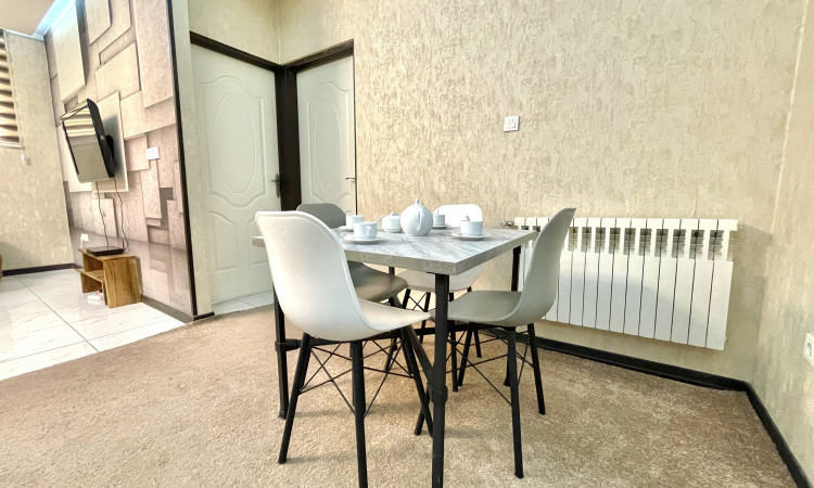 اجاره آپارتمان دوخوابه لوکس جنب حافظیه