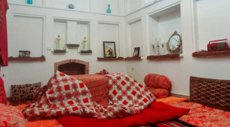 رزرو بومگردی عمارت سنگسری واحد شاهنشین