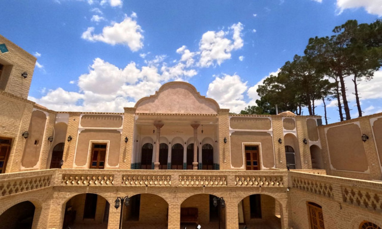 رزرو عمارت بوم گردی دیوان سالار اتاق ماهور