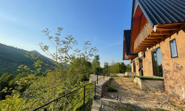 اجاره مجموعه آغوزحال کلبه سوئیسی جنگلی 3