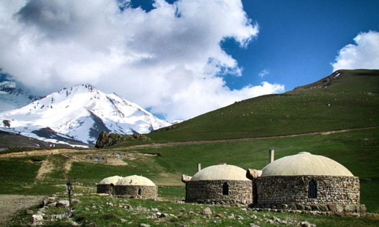 رزرو اکو کمپ دورنا (کلبه کوهستانی)