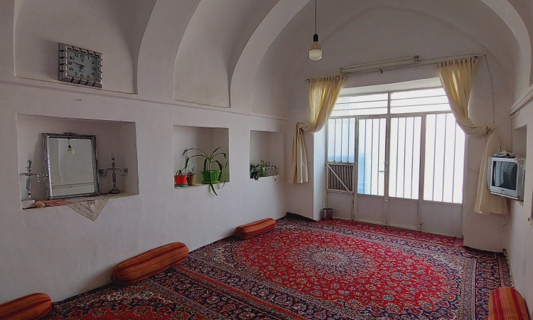بومگردی شمس العماره _ اتاق سی طاقچه