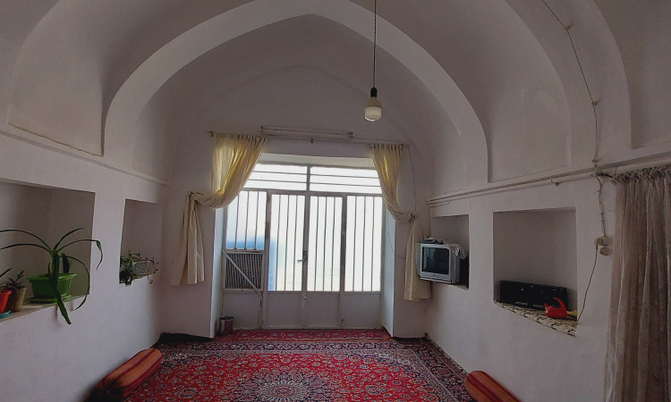بومگردی شمس العماره _ اتاق سی طاقچه