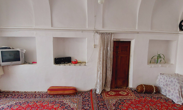 بومگردی شمس العماره _ اتاق سی طاقچه