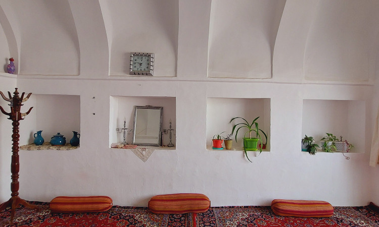 بومگردی شمس العماره _ اتاق سی طاقچه