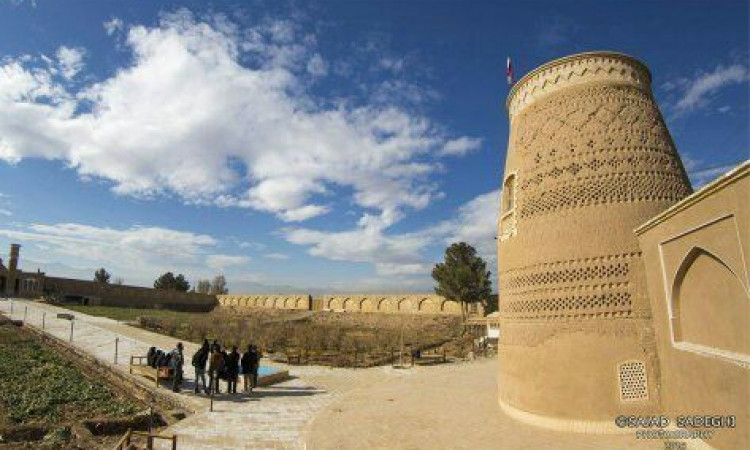 بوم‌گردی خانه باغ شاکر (عمارت)