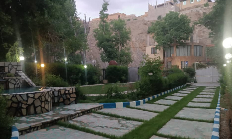 اجاره باغ ویلا استخر روباز آبسرد زنده رود