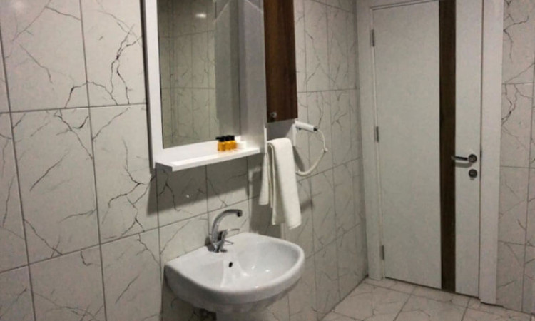 حجز غرفة بيج بوس واحدة بها سريرين مفردين