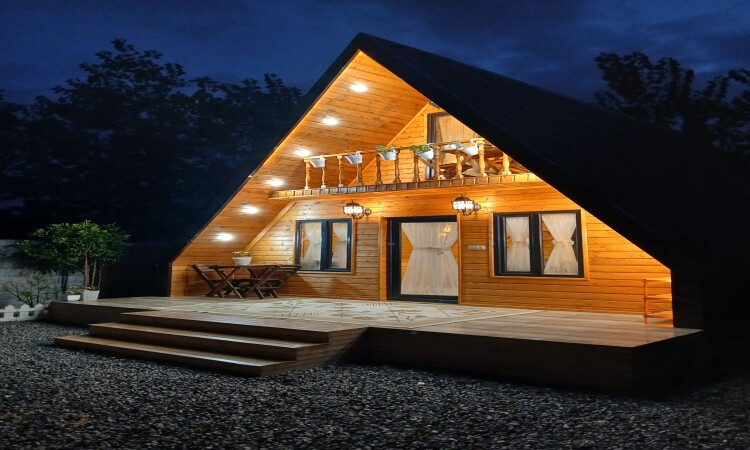 استئجار كوخ سويسري مزدوج في بهارانانج