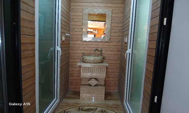 استئجار كوخ سويسري مزدوج في بهارانانج