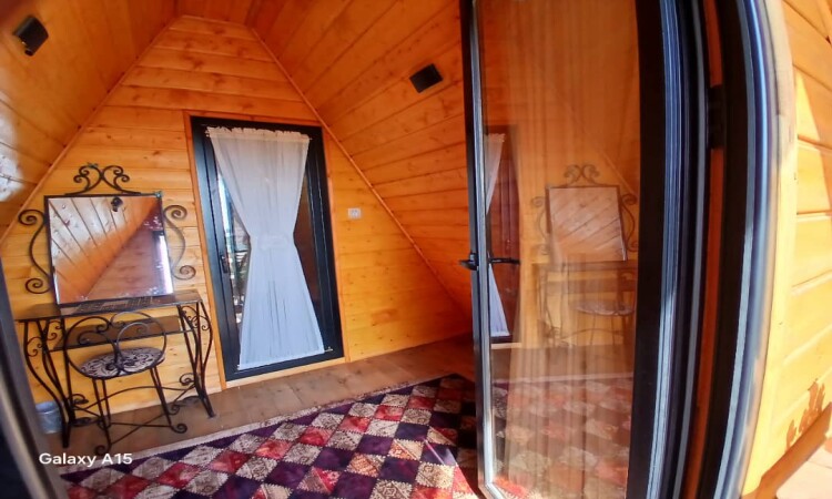 استئجار كوخ سويسري مزدوج في بهارانانج