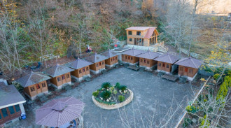 مجموعه بومگردی کیوتی کاتیج کلبه 4 نفره