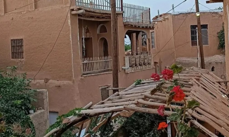 رزرو اقامتگاه بوم گردی ارامش (واحد آفتاب گردان)