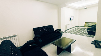 85 مترًا من الأنيقة التي تم بناؤها حديثًا مع موقف للسيارات الحضرية