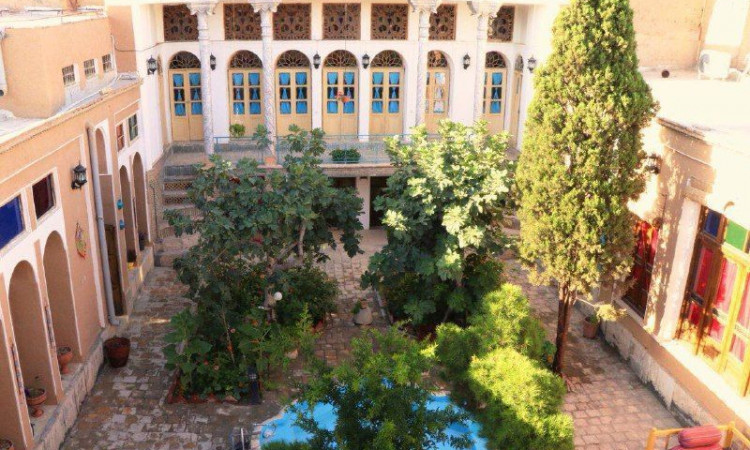 رزرو بومگردی سنتی اشکانی