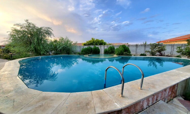 Isfahan Pool Garden Rental Rental