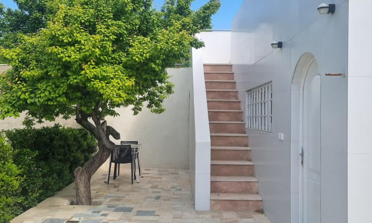 اجاره سوئیت در باغ شعله