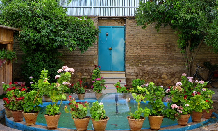 رزرو اقامتگاه بوم گردی باغ ایرانی (نیما یوشیج)