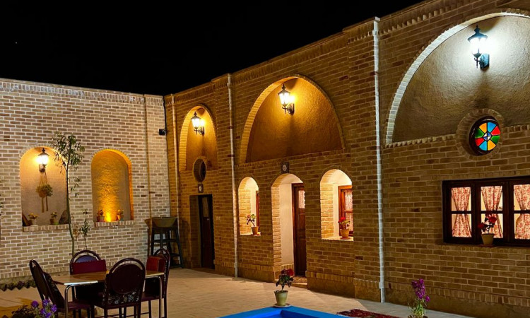 رزرو بوم گردی بابابزرگ (ایوان)
