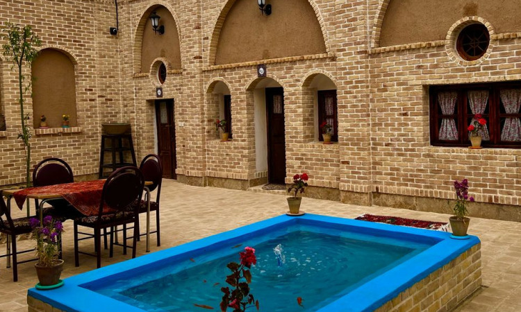 رزرو بوم گردی بابابزرگ (ایوان)