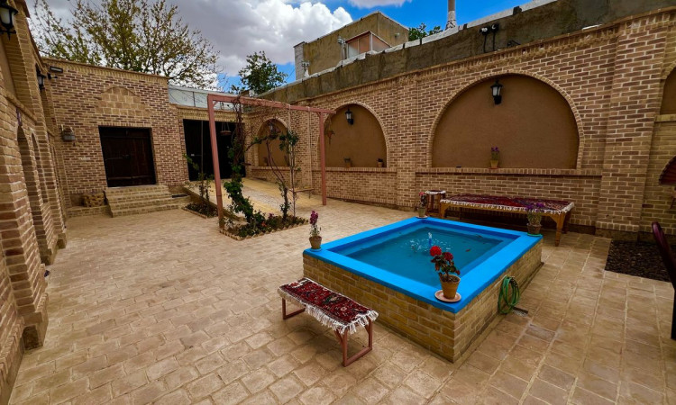 رزرو بوم گردی بابابزرگ (ایوان)