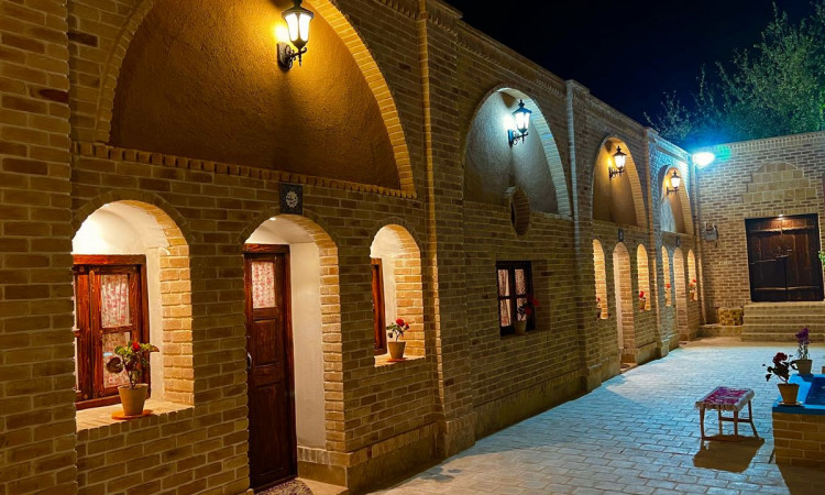 رزرو بوم گردی بابابزرگ (پنج دری)