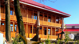 رزرو بومگردی گیل خاتون (اتاق گیل دا مدرن طبقه2)