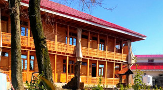 رزرو بومگردی گیل‌ خاتون - اتاق گیل‌ ماه سنتی