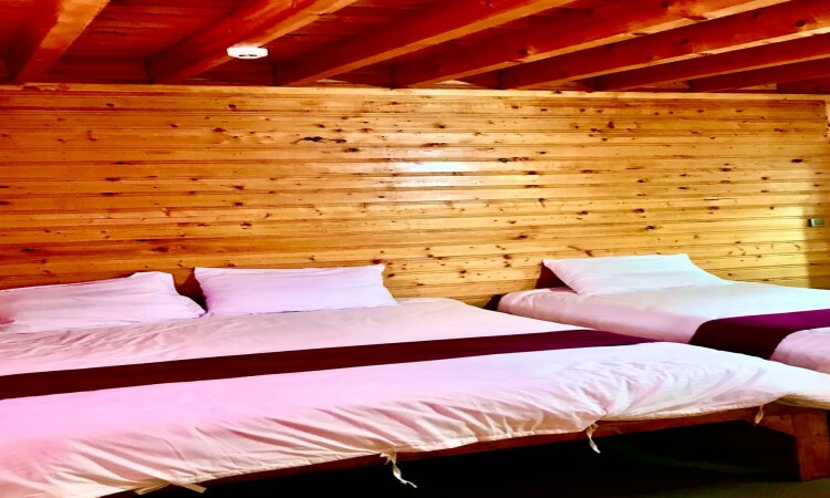 محمية جيل خاتون للسياحة البيئية - ثلاثة أسرة عائلية في الطابق الأول