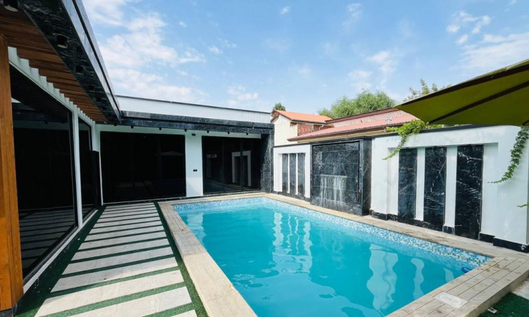 اجاره ویلا نوساز شیک و مدرن استخردار