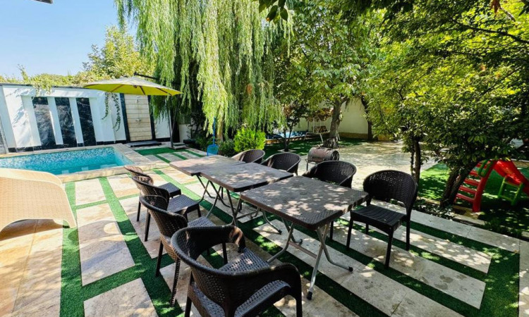 اجاره ویلا نوساز شیک و مدرن استخردار