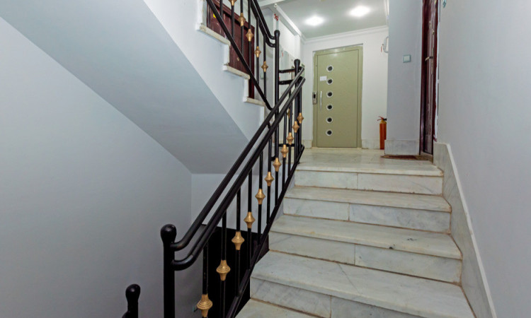 آپارتمان 2 خواب پارکینگ دار خیابان امام رضا (2/7)