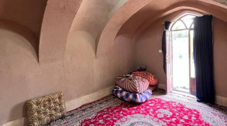 رزرو بوم گردی استاد حسین اردکانی - اتاق روح الله