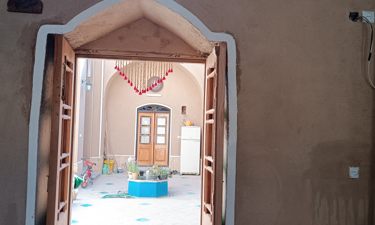 رزرو بومگردی استاد حسین اردکانی ـ اتاق ماما عصمت