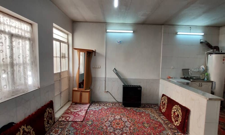 منزل دربست نزدیک مقبره خیام، عطار و کمال الملک