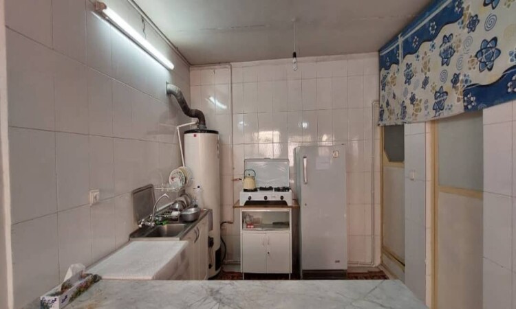 منزل دربست نزدیک مقبره خیام، عطار و کمال الملک